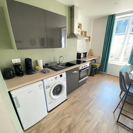 Joli F2 Plein Centre Coutances