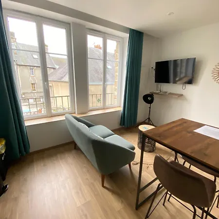 Joli F2 Plein Centre * Coutances