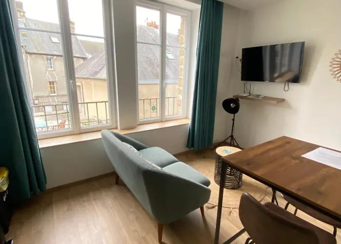 Joli F2 Plein Centre * Coutances